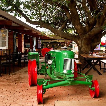 Casa Forno Country Hotel Otjiwarongo Exterior foto